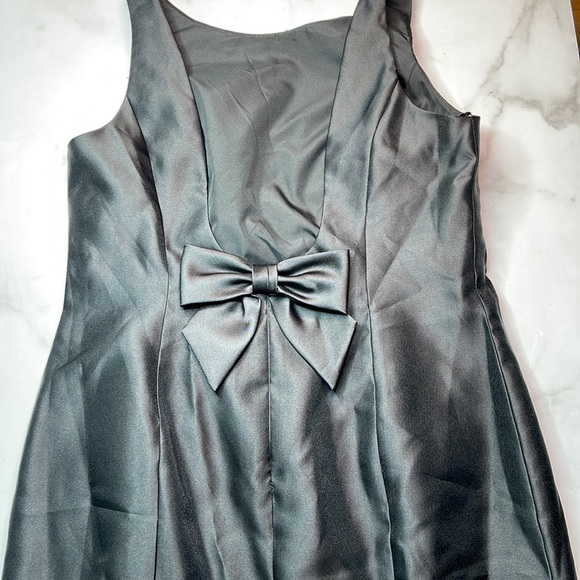 Alfred Sung D770 Sleeveless Satin Trumpet Gown with Bow at Open-Back NWOT - Picture 3 of 6